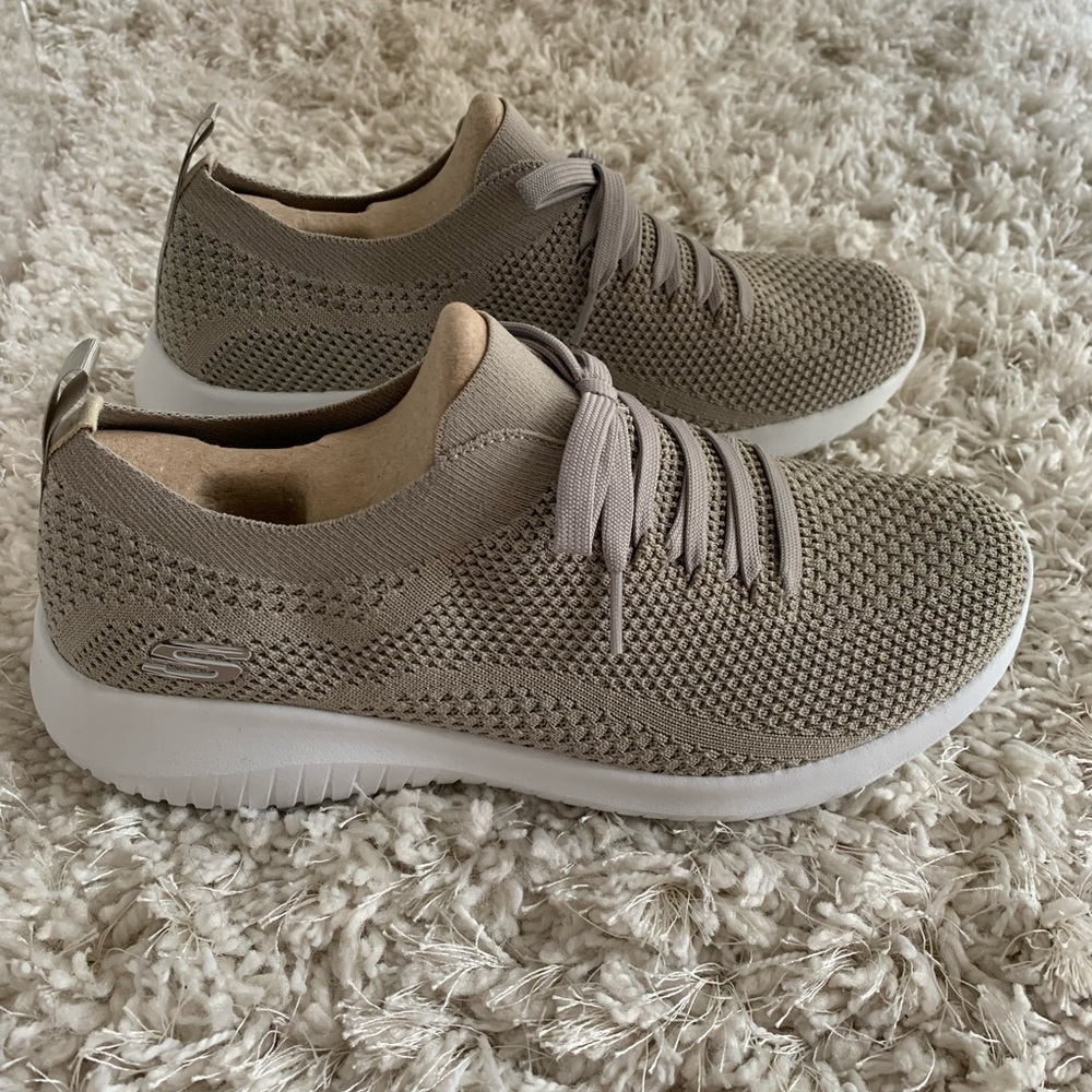 Brand New Sketchers Size 9